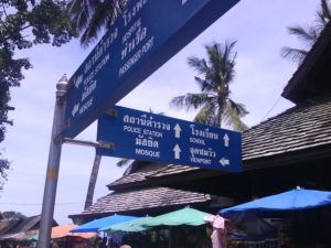 signboard-at-phi-phi-island